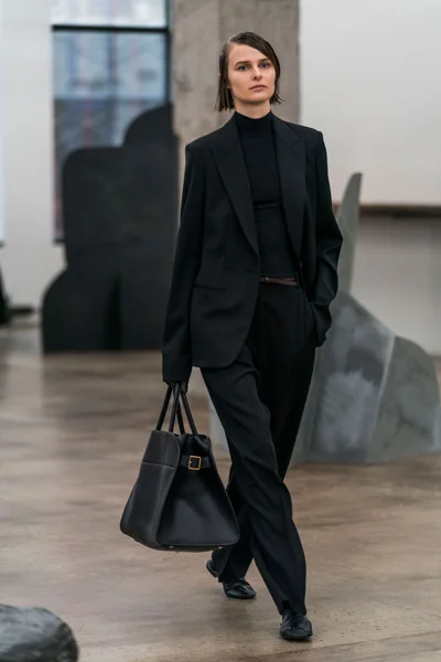 Look 29
